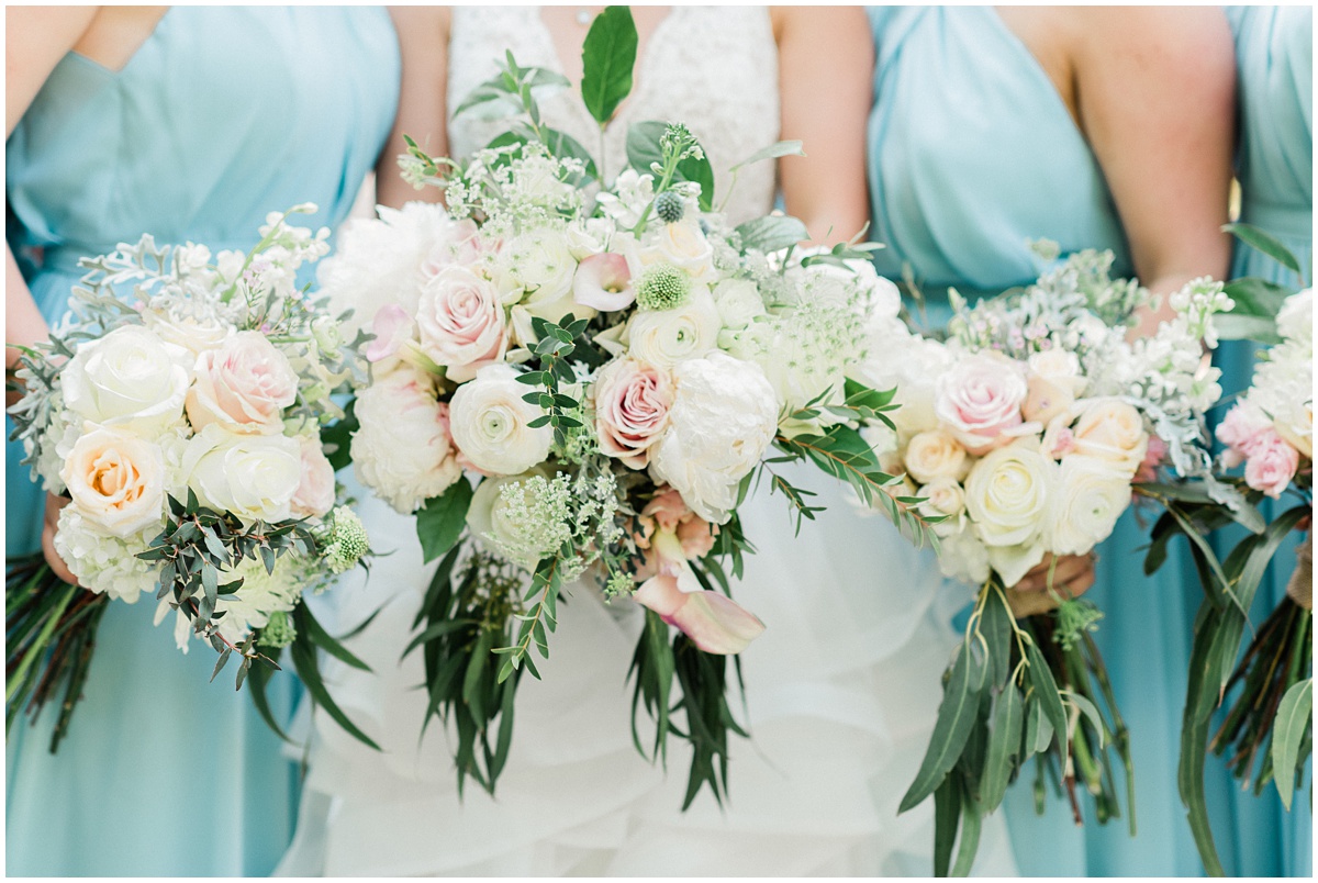 Light blue with blush wedding flower color palette